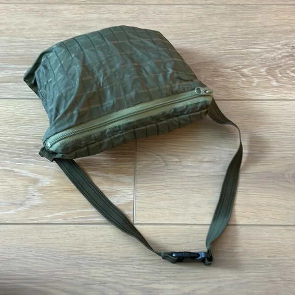 Ascend Lightweight packable jacket green super versatile - Picture 10 of 10